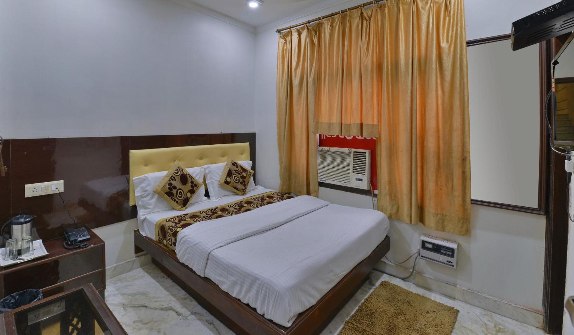 Family Hotel By Pg International New Delhi Exteriör bild