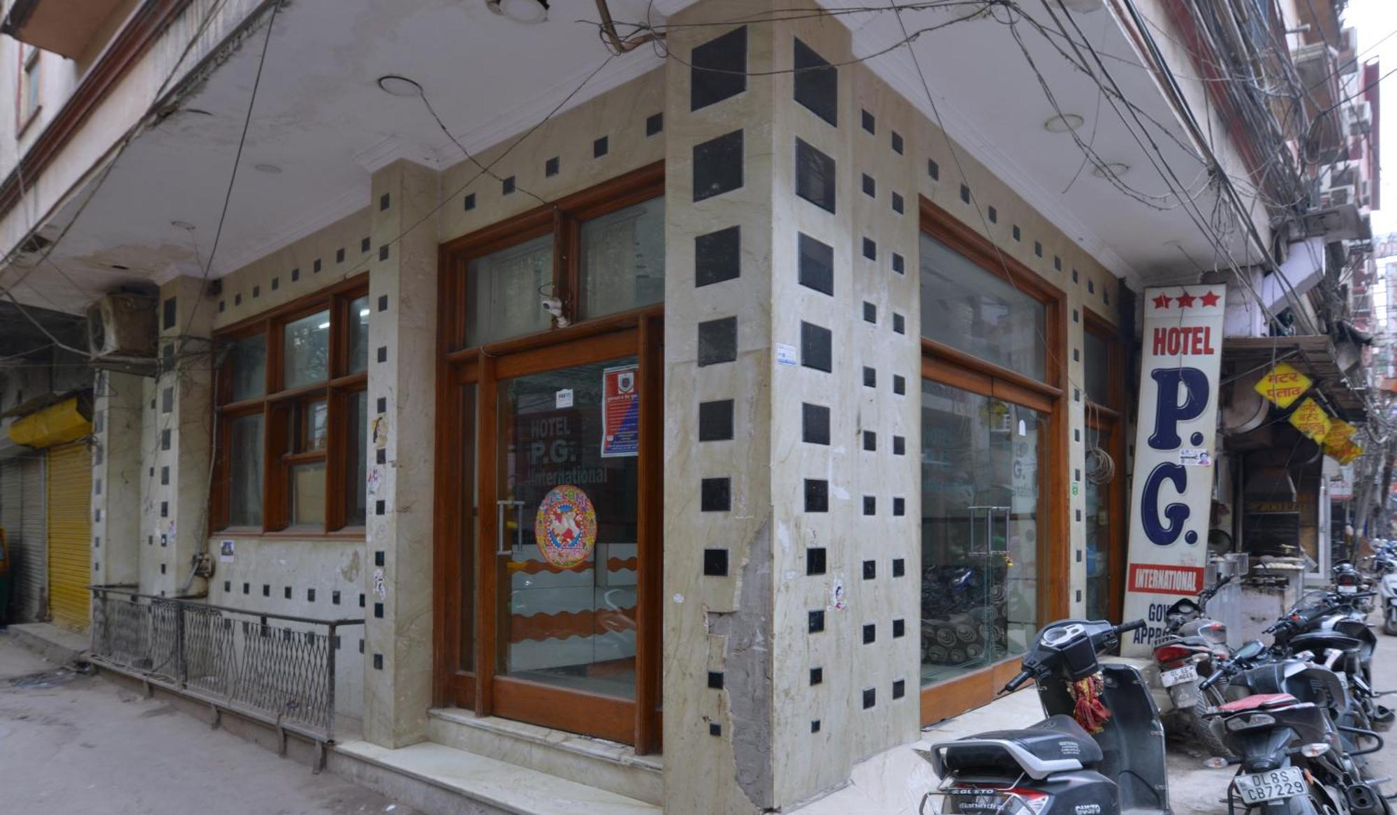 Family Hotel By Pg International New Delhi Exteriör bild