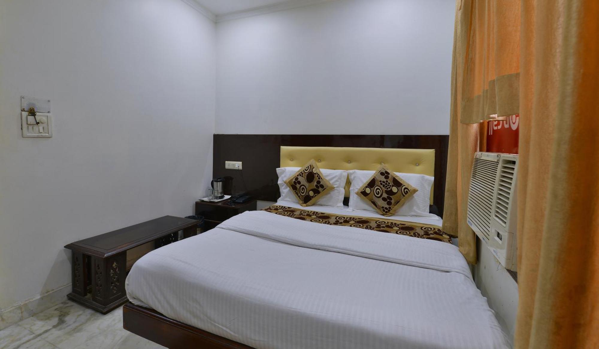 Family Hotel By Pg International New Delhi Exteriör bild