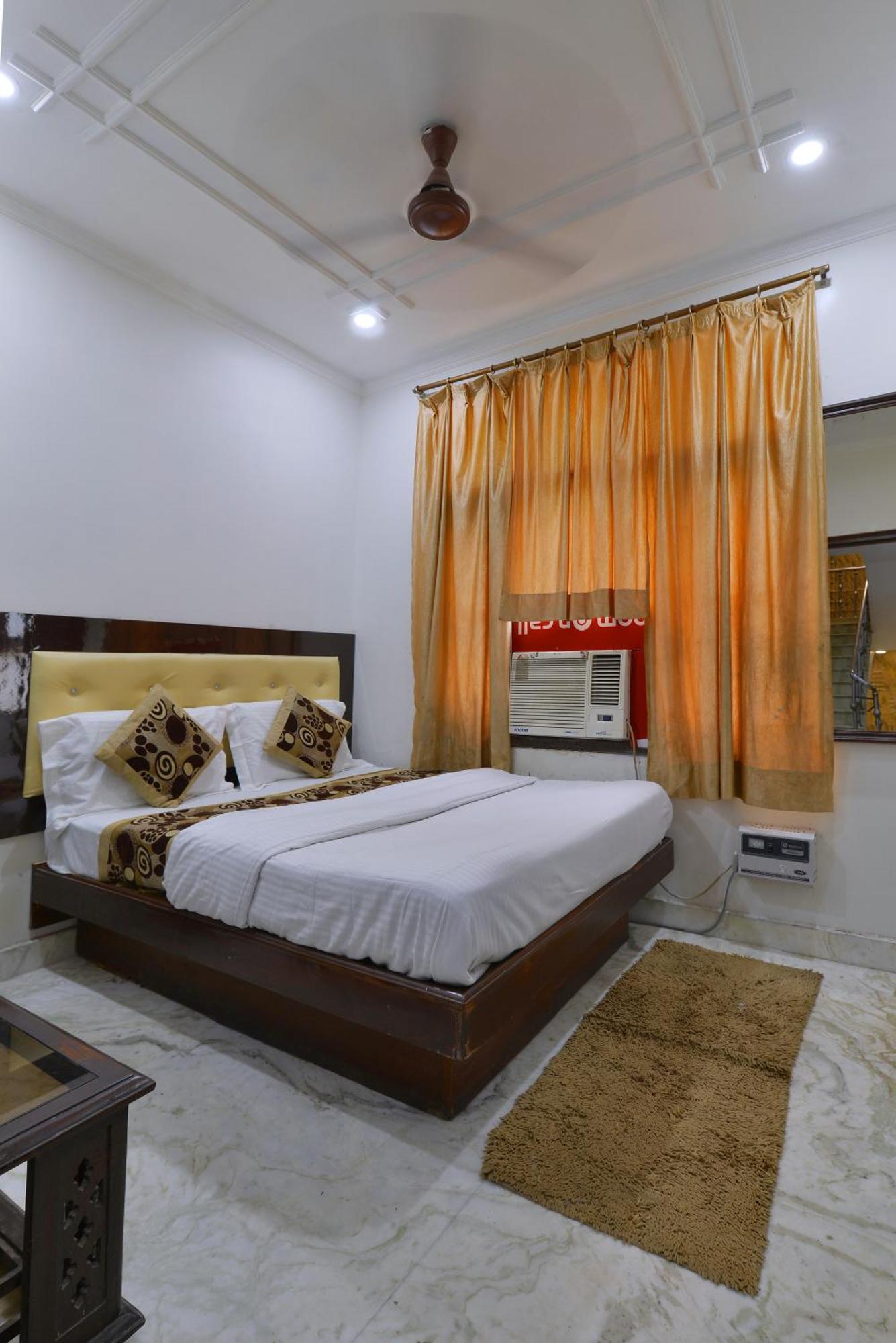 Family Hotel By Pg International New Delhi Exteriör bild